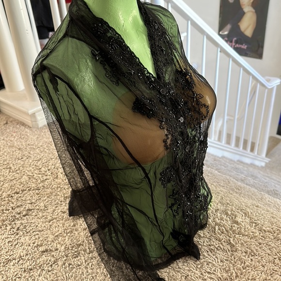 Black see-through with lace embroidery in the middle long-sleeved blouse - Picture 7 of 10